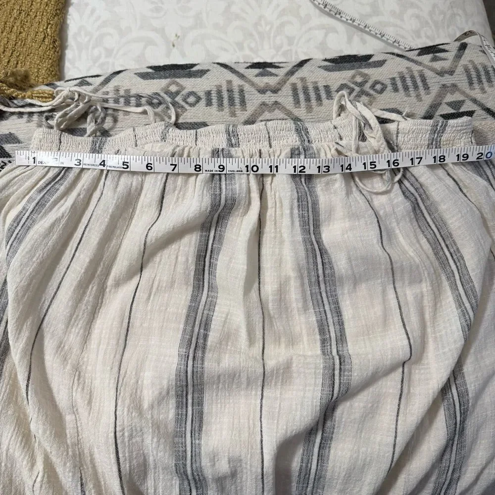 Abercrombie & Fitch Ivory & Black Wide-Flowy Crinkle Cotton Dress